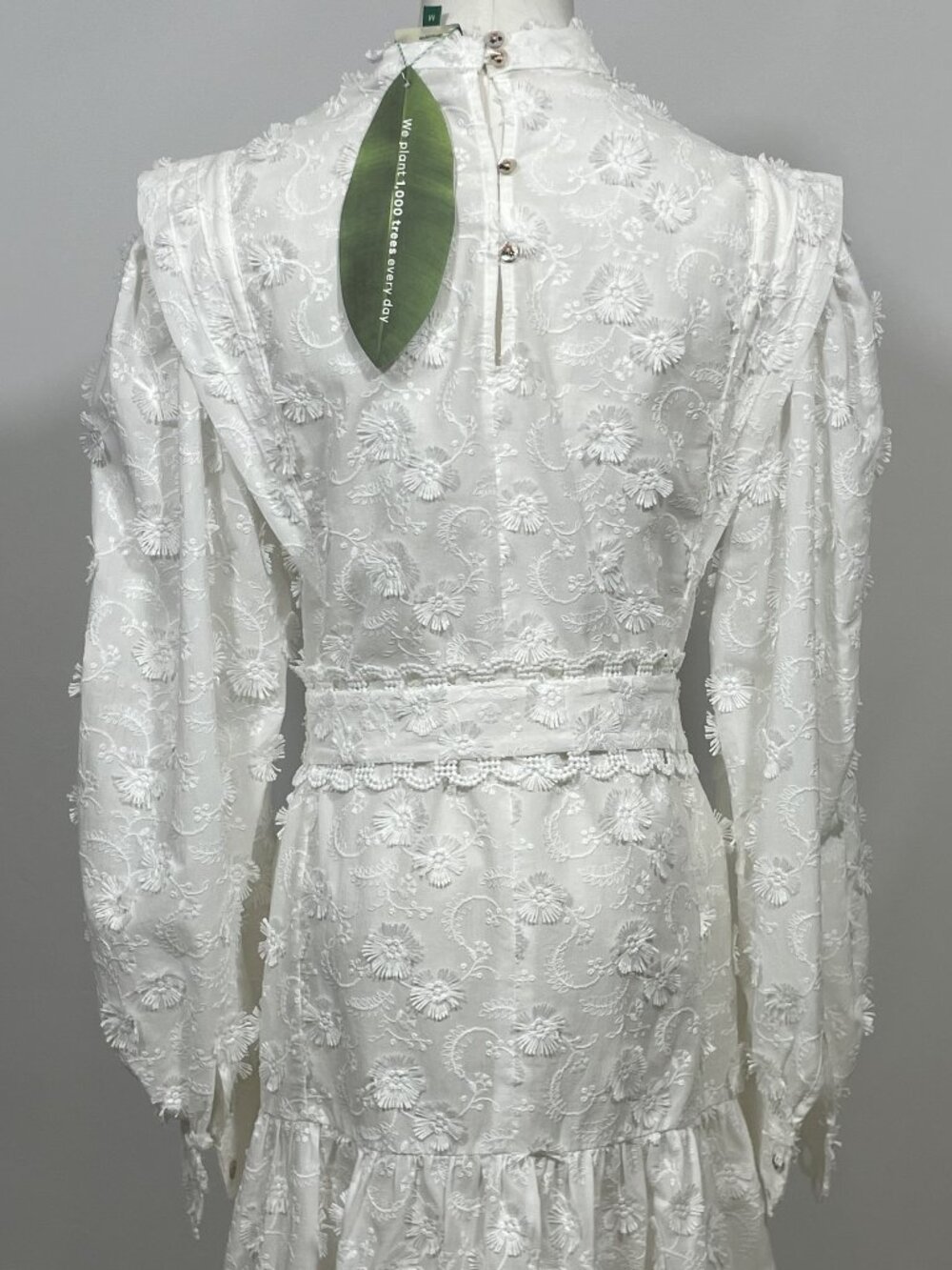 FARM Rio Off-White 3D Flower Pleated Mini Dress - Picture 2 of 6